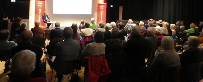 Britt Sonja Olaussen og boka Hold ut, vi kommer snart  7. okt. 2021