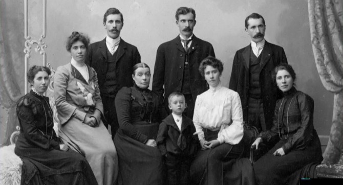 Søsknene Engen - foto ved en av dem - fra Steinar Engen foredrag